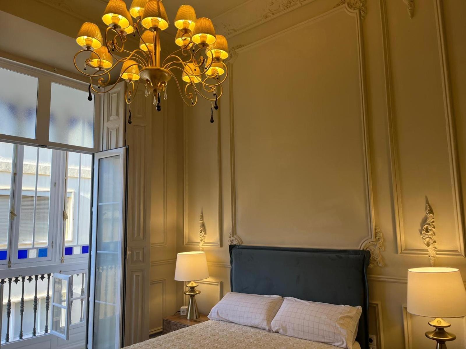 Loles De Cisneros Catedral Apartment