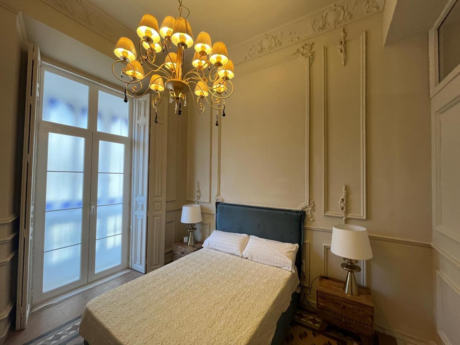 Loles De Cisneros Catedral Apartment *