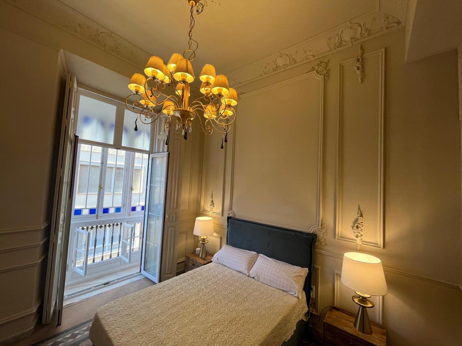 Loles De Cisneros Catedral Apartment Malaga