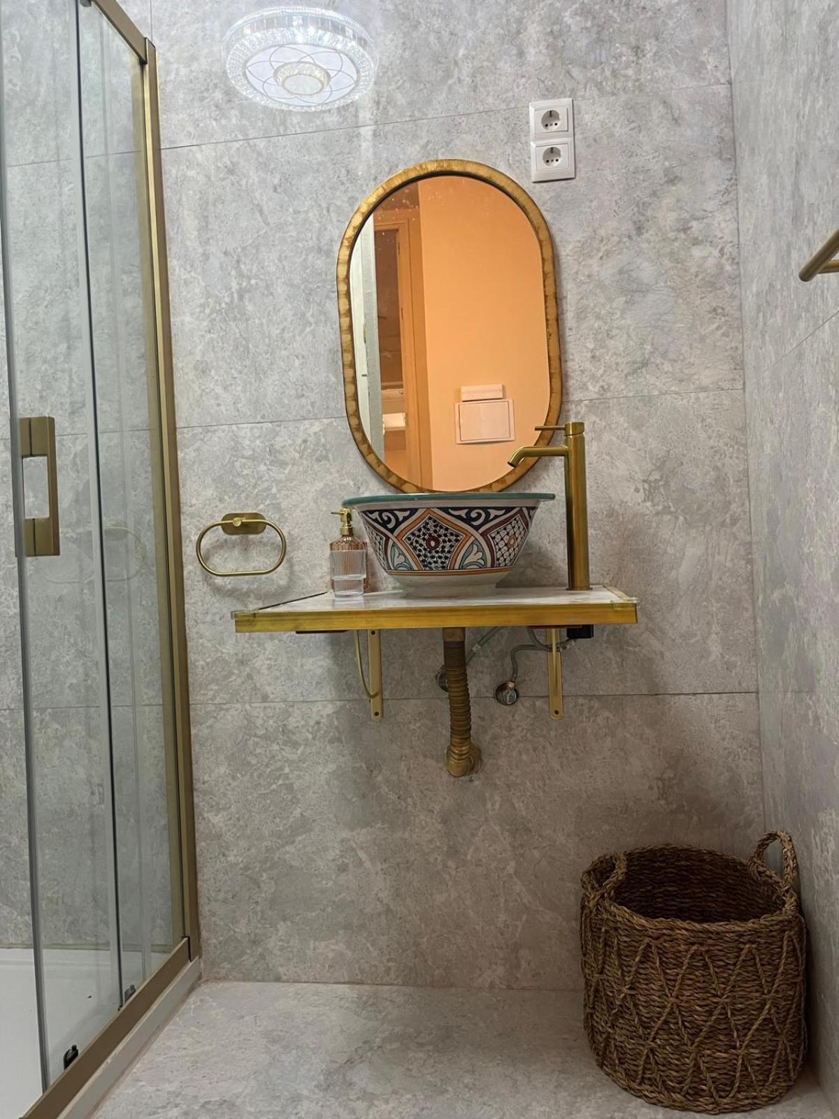Loles De Cisneros Catedral Apartment *