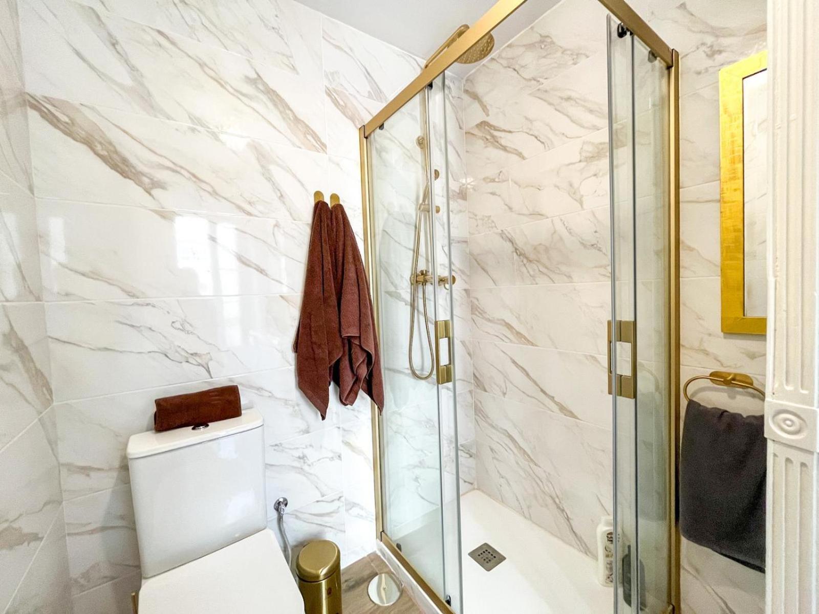 Loles De Cisneros Catedral Apartment
